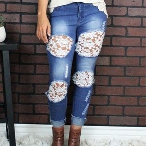 Ripped Skinny Jeans With Lace